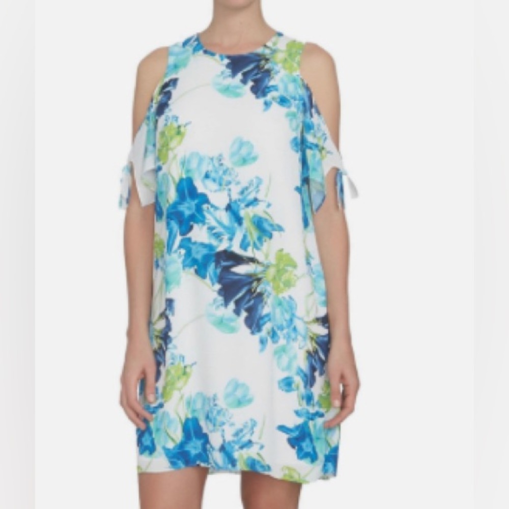 CeCe   cold shoulder dress with flutter sleeves.size 6